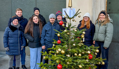 /Raiffeisenbank im Rheintal Christbaum