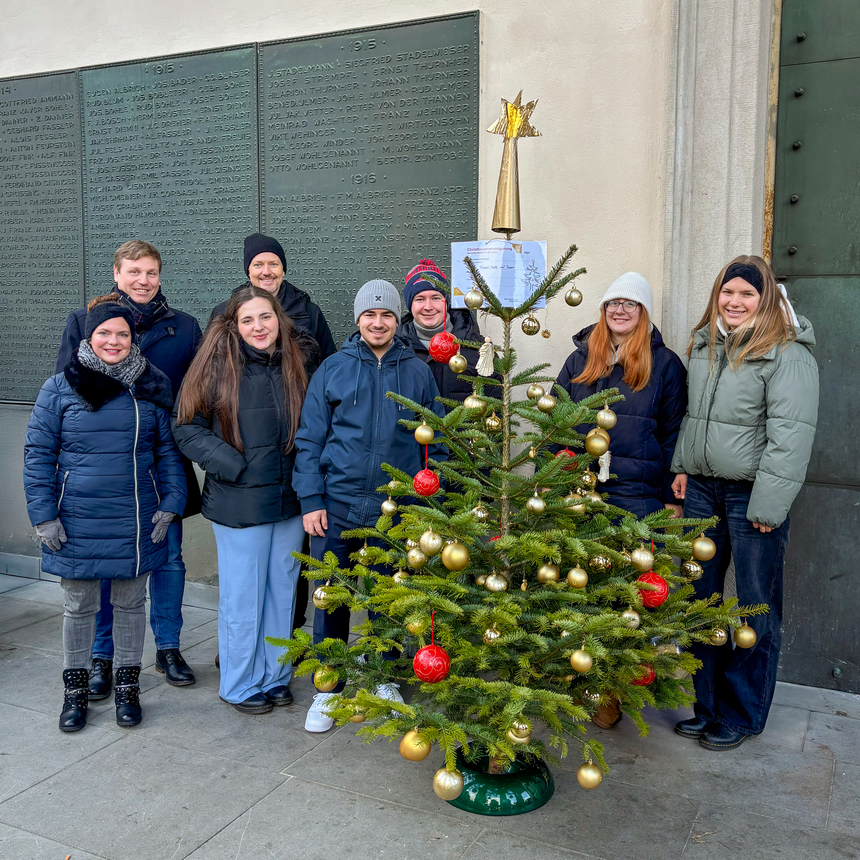 Raiffeisenbank im Rheintal Christbaum