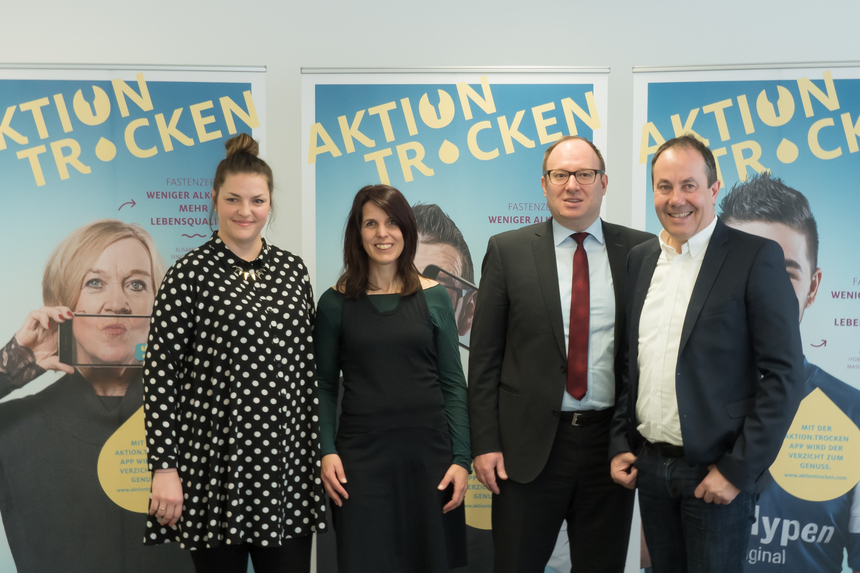 Träger der Aktion.Trocken mit Raibavorstand Gernot Erne