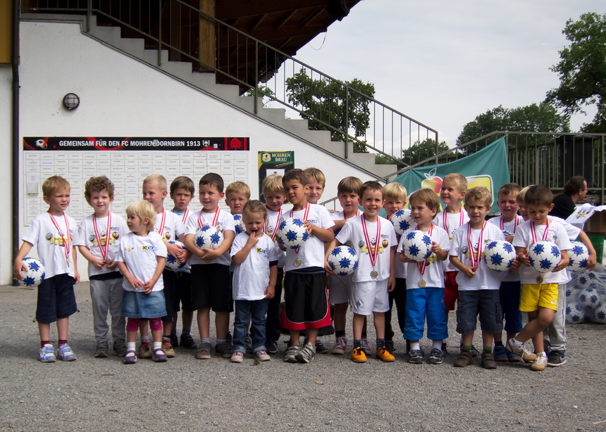 gruppenfoto-kinder-groß